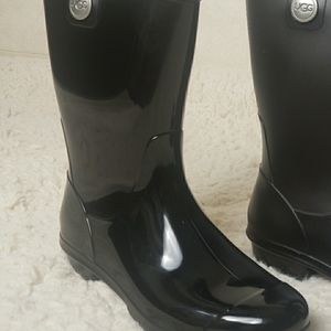 UGG  W Sienna Rainboots in sz 7
